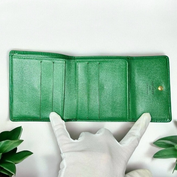 Louis Vuitton Epi Elise Green Leather Wallet with COA - Picture 8 of 17